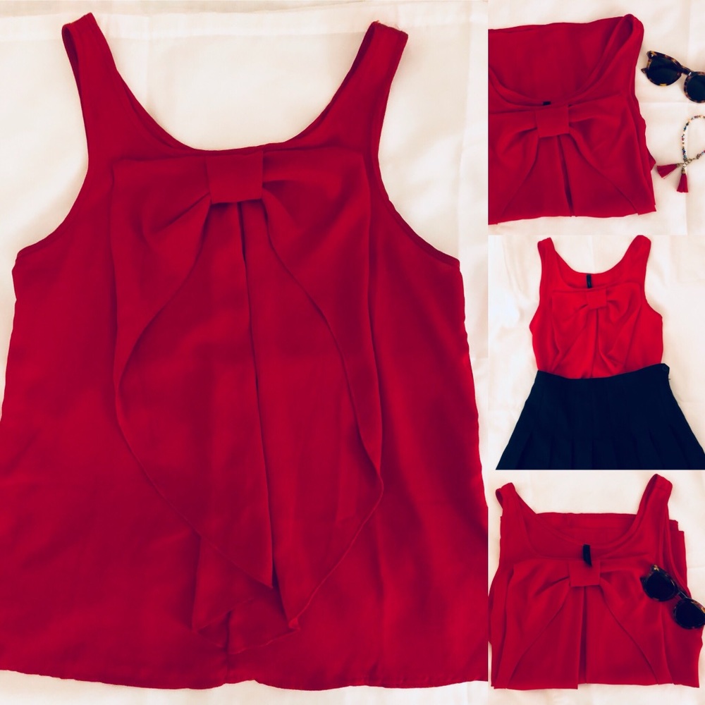 ModCloth Hello Bow red top 🎁